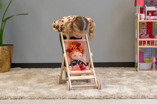 Optioneel: eigen naam op poppenbuggy