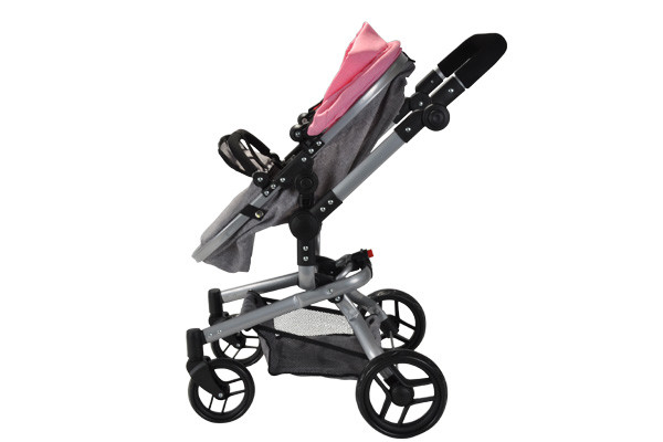 Met boodschappenmandje.