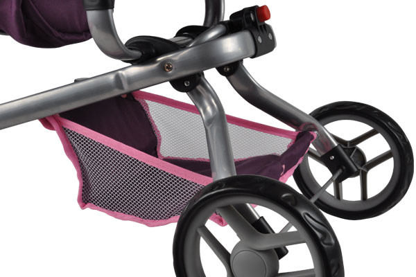 Met boodschappenmandje.