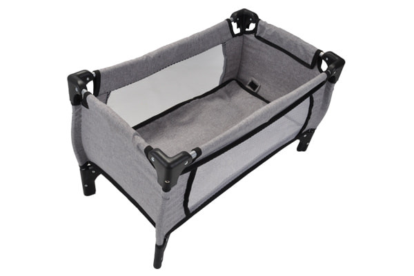 Met inklapbaar poppenbedje