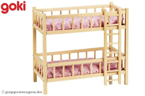 Poppenstapelbed met ladder van Goki.