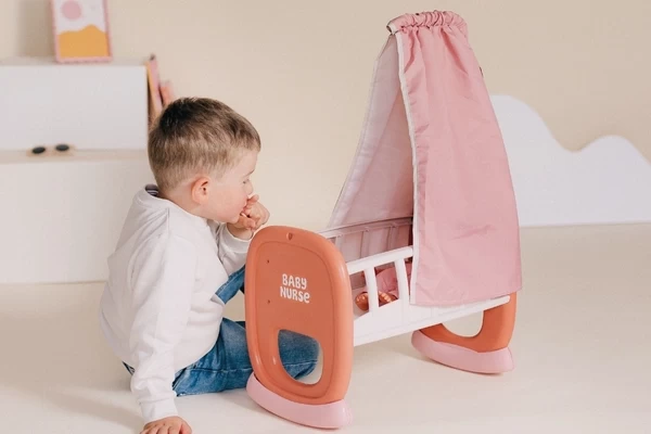 Met stoffen hemeltje